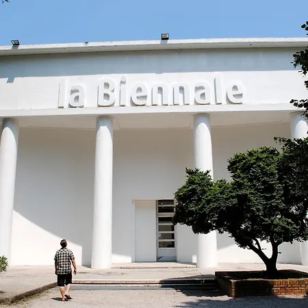 Biennale-pulse شقة *