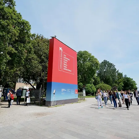 Biennale-pulse * Venetië
