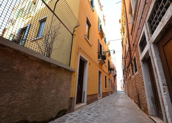 Biennale-pulse Apartman *